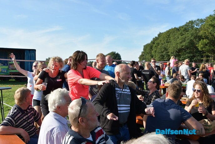 Polonaise feest en sportiviteit op het Maisfeest - Foto: Johan Bokma