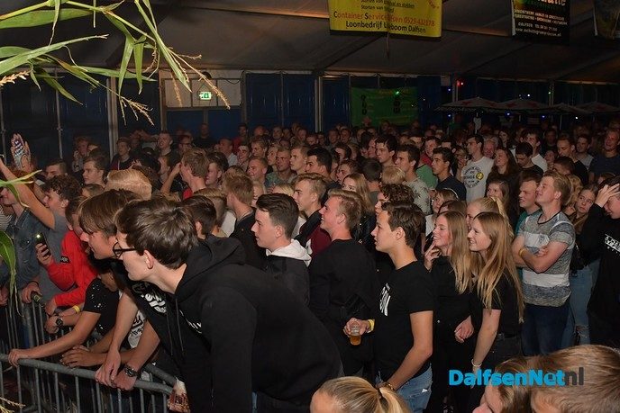 Polonaise feest en sportiviteit op het Maisfeest - Foto: Johan Bokma