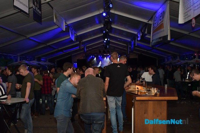 Polonaise feest en sportiviteit op het Maisfeest - Foto: Johan Bokma