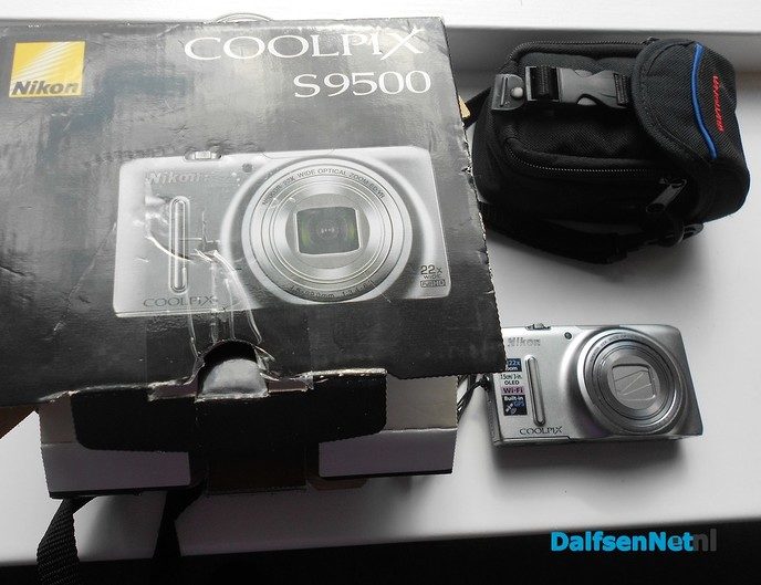 Een camera voor de stichting - Foto: Willy