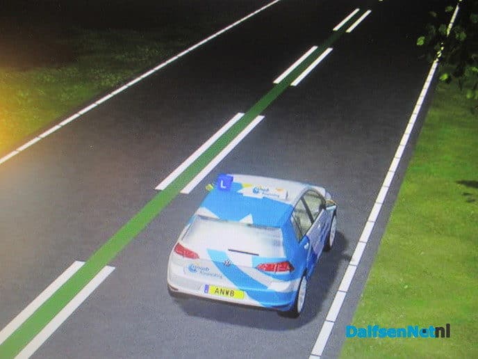 Strepen op de weg, wat betekenen ze? - Foto: Ingezonden foto