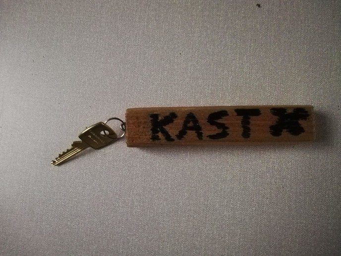 Houten sleutelhanger gevonden - Foto: Eigen geleverde foto