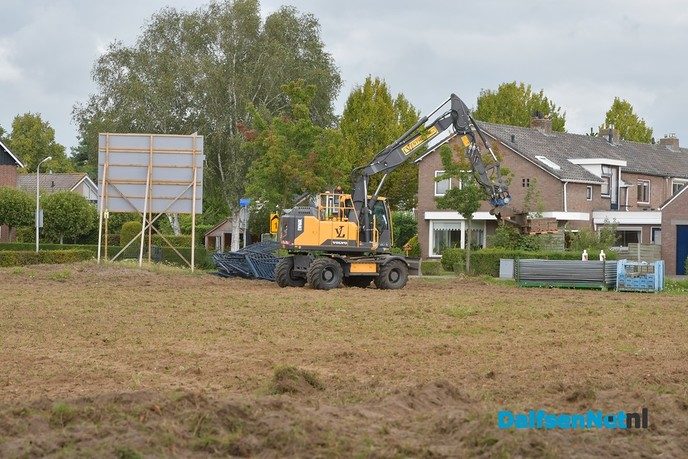Graafwerkzaamheden gestart voor de bouw van 12 woningen - Foto: Johan Bokma