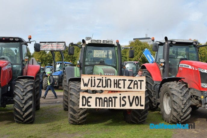 Naar schatting 3000 tractoren in De Bilt voor boerenprotest - Foto: Johan Bokma