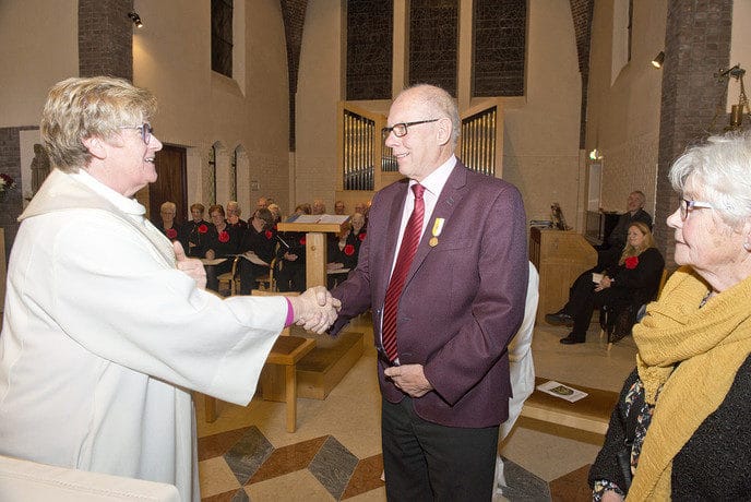 Rikus van der Vegt 60 jaar koorzanger - Foto: Ingezonden foto