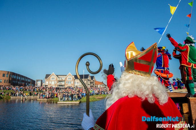 Burgemeeester verwelkomt Sinterklaas en zijn Pieten - Foto: Ingezonden foto