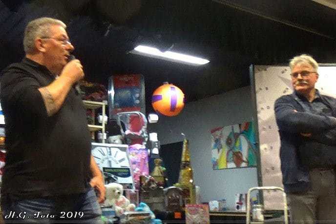 Rob Toonen opent bazar Wiekelaar