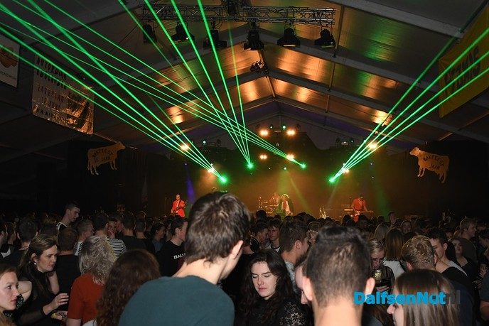 Bakfeest ongekend populair, van-links-naar-rechts en SPRÍNGÛN! - Foto: Johan Bokma
