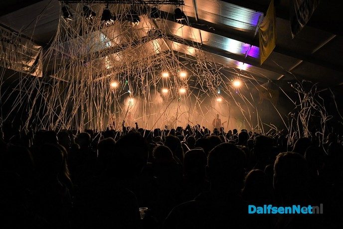 Bakfeest ongekend populair, van-links-naar-rechts en SPRÍNGÛN! - Foto: Johan Bokma