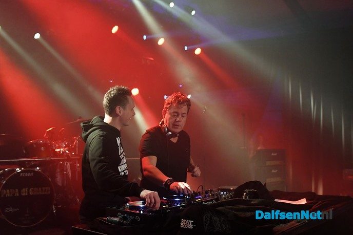 Bakfeest ongekend populair, van-links-naar-rechts en SPRÍNGÛN! - Foto: Johan Bokma