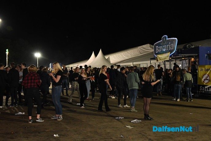 Bakfeest ongekend populair, van-links-naar-rechts en SPRÍNGÛN! - Foto: Johan Bokma