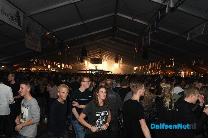 Bakfeest ongekend populair, van-links-naar-rechts en SPRÍNGÛN! - Foto: Johan Bokma