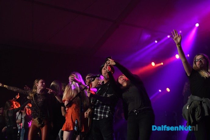 Bakfeest ongekend populair, van-links-naar-rechts en SPRÍNGÛN! - Foto: Johan Bokma