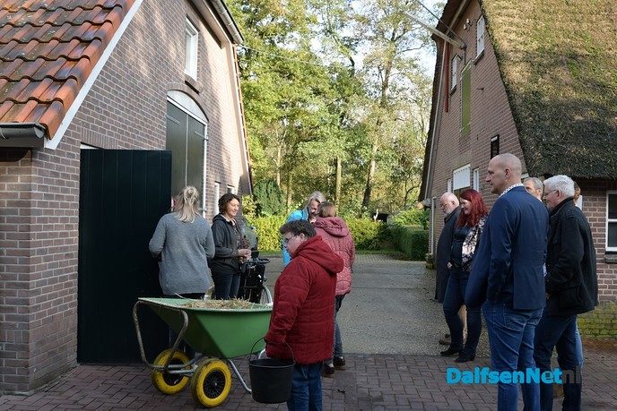 Het college bezoekt zorgboerderij Het Ruitenveen - Foto: Johan Bokma