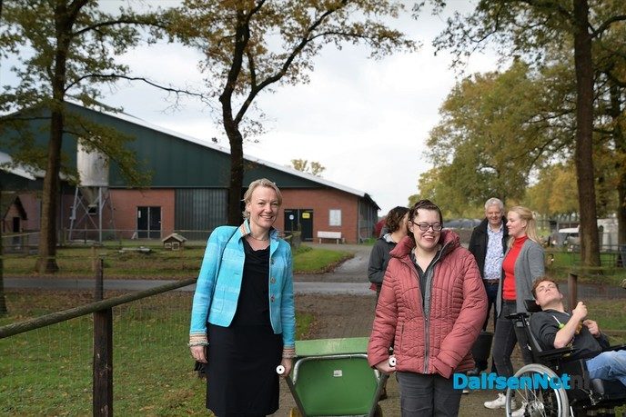 Het college bezoekt zorgboerderij Het Ruitenveen - Foto: Johan Bokma