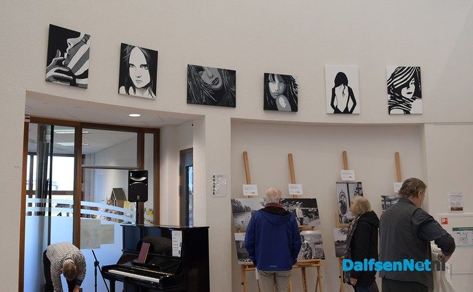 Expositie Artistieke talenten 2 door Erica van Lente geopend - Foto: Johan Bokma