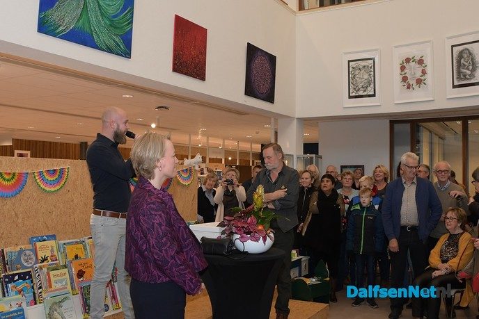 Expositie Artistieke talenten 2 door Erica van Lente geopend - Foto: Johan Bokma