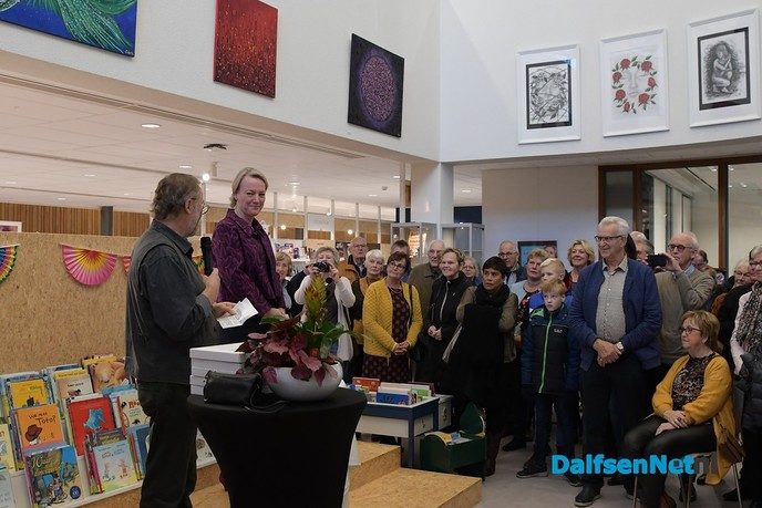 Expositie Artistieke talenten 2 door Erica van Lente geopend - Foto: Johan Bokma