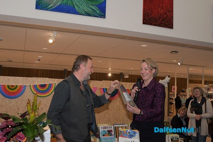 Expositie Artistieke talenten 2 door Erica van Lente geopend - Foto: Johan Bokma