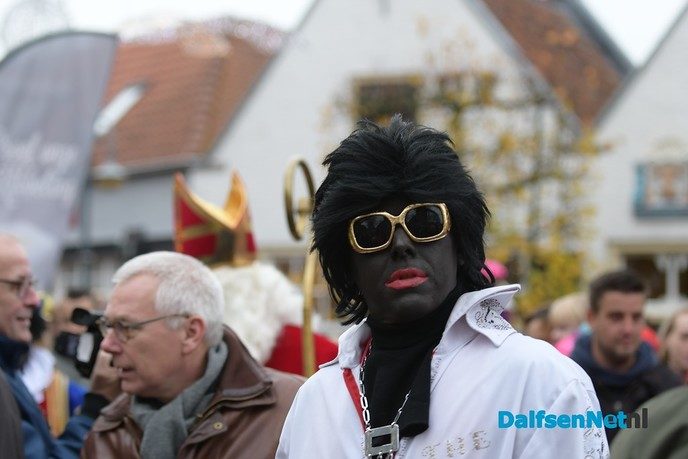 Hulppieten 0529 Unites helpen Sinterklaas bij bezorging cadeautjes - Foto: Johan Bokma