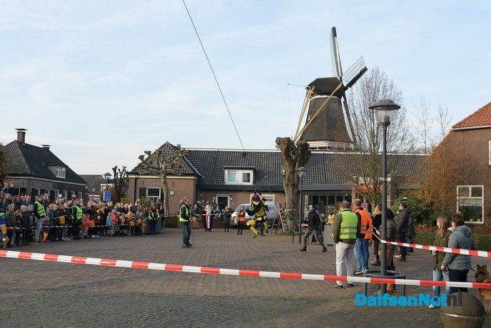 Sint en Pieten spektakel op Hoonhorst - Foto: Johan Bokma