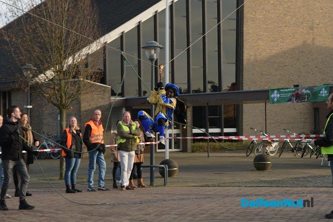 Sint en Pieten spektakel op Hoonhorst - Foto: Johan Bokma