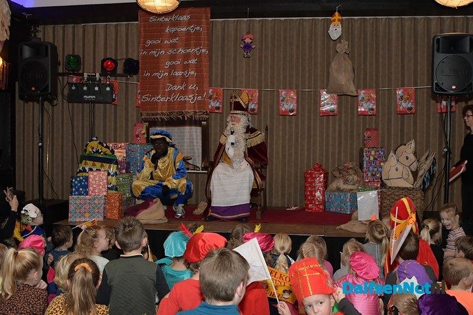 Sint en Pieten spektakel op Hoonhorst - Foto: Johan Bokma