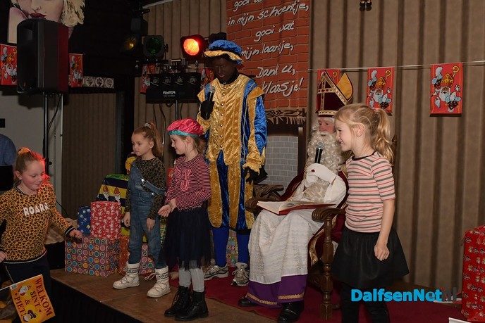 Sint en Pieten spektakel op Hoonhorst - Foto: Johan Bokma