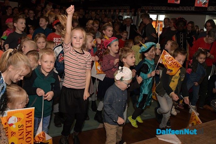 Sint en Pieten spektakel op Hoonhorst - Foto: Johan Bokma