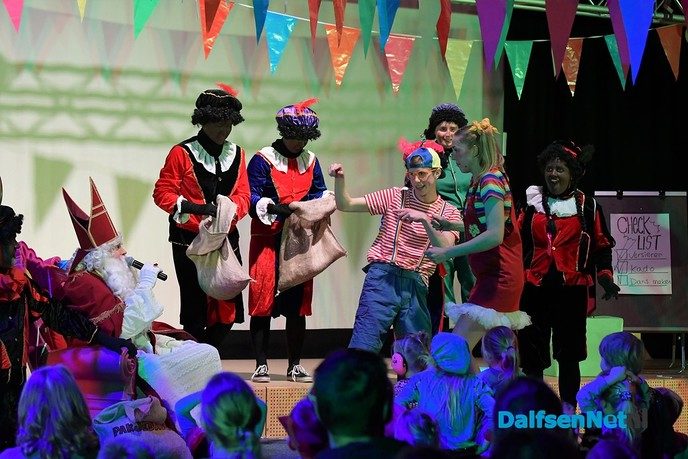Knotsgekke Sinterklaasshow met Jet & Joep in de Trefkoele Plus - Foto: Johan Bokma