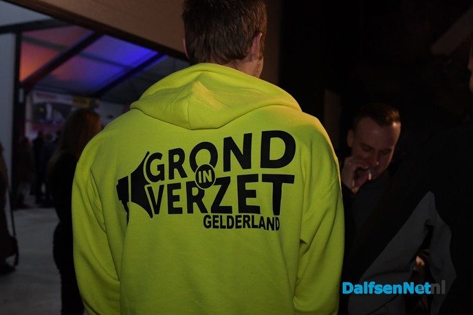 Rutte praat met boeren op VVD-bijeenkomst in de Vinkenbuurt - Foto: Johan Bokma