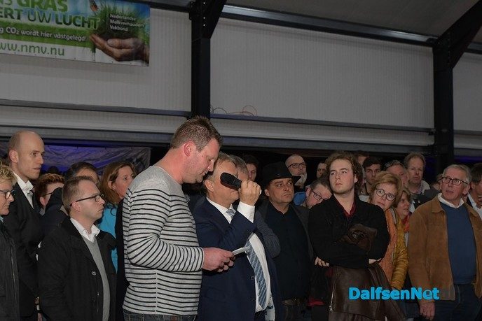 Rutte praat met boeren op VVD-bijeenkomst in de Vinkenbuurt - Foto: Johan Bokma