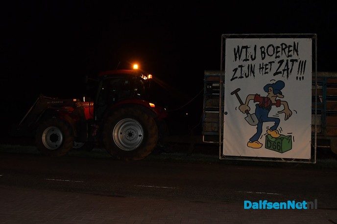 Rutte praat met boeren op VVD-bijeenkomst in de Vinkenbuurt - Foto: Johan Bokma