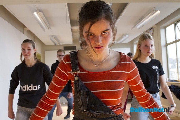 Zo’n 150 jongeren maken samen met studenten: theater - Foto: Ingezonden foto