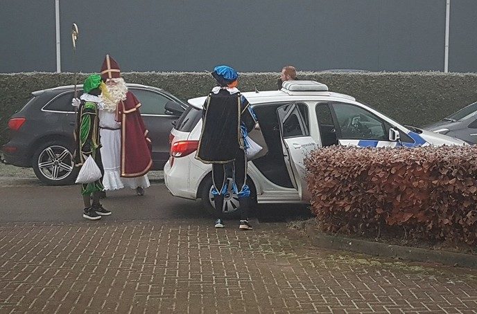 Politie komt er aan te pas bij CDS het Kompas - Foto: Eigen geleverde foto
