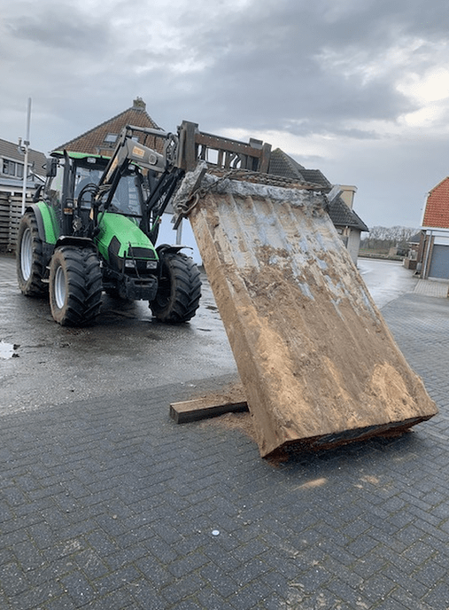 De- montage stempelbrug garage Fokkens - Foto: Eigen geleverde foto