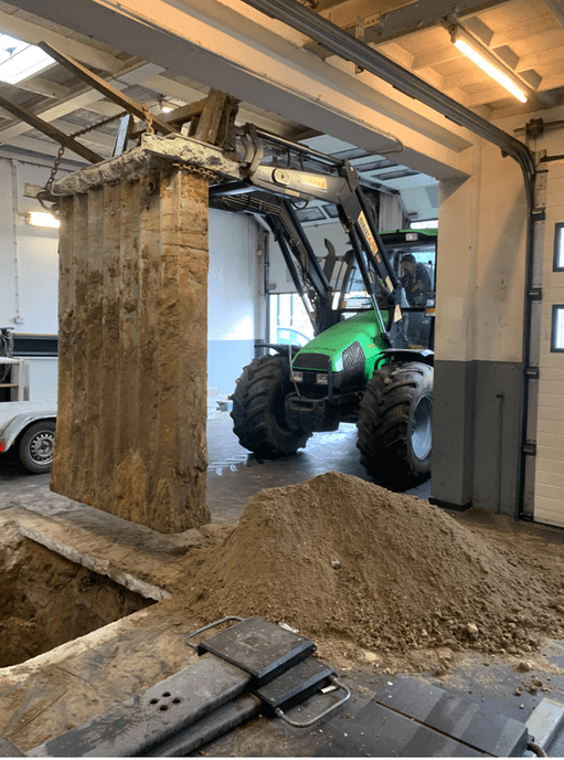 De- montage stempelbrug garage Fokkens - Foto: Eigen geleverde foto