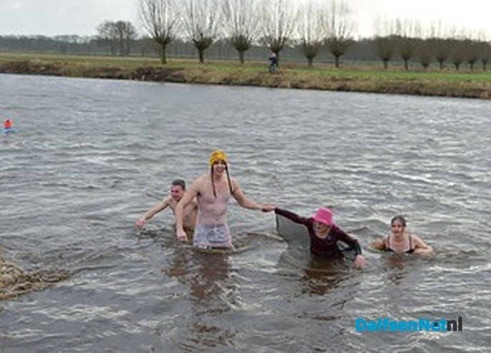 Nieuwjaarsduik - Foto: Ingezonden foto