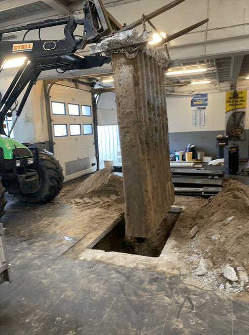 De- montage stempelbrug garage Fokkens - Foto: Eigen geleverde foto