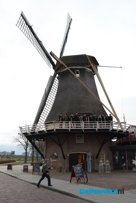 Winterwende de terugkeer van het licht, met Midwinterhoornblaasgroep Dalfsen - Foto: Johan Bokma