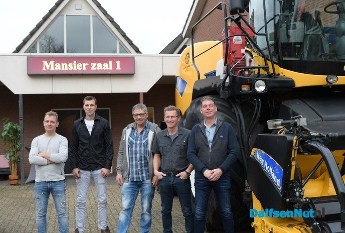 5 jubilarissen bij Loonbedrijf Lindeboom Dalfsen - Foto: Johan Bokma