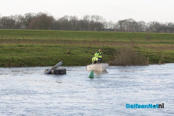 Vismigratie onderzocht, vandaag een kwabaal uit de Vecht - Foto: Johan Bokma