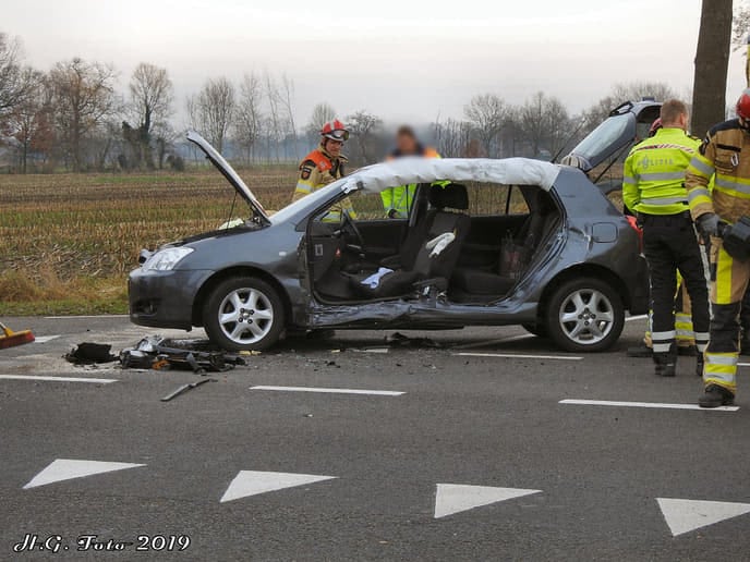 Zware aanrijding met letsel Westeinde / Bosmansweg.
