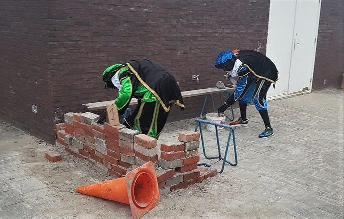 Politie komt er aan te pas bij CDS het Kompas - Foto: Eigen geleverde foto