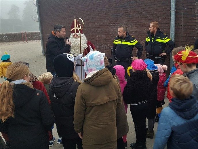 Politie komt er aan te pas bij CDS het Kompas - Foto: Eigen geleverde foto