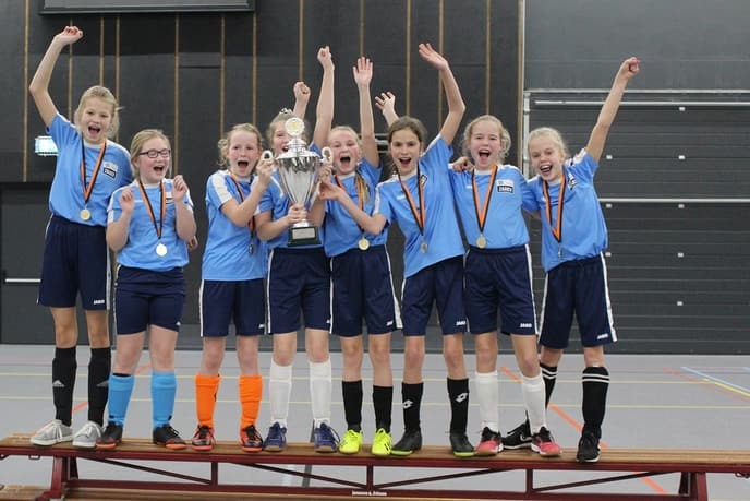 Zaalvoetbaltoernooi voor basisscholen - Foto: Ingezonden foto