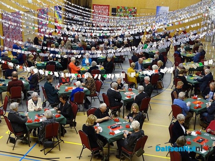 Groots feest jubilerende bridgeclub - Foto: Ingezonden foto