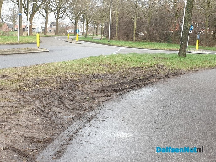 Zwaar verkeer over binnenwegen - Foto: Ingezonden foto