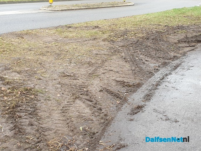 Zwaar verkeer over binnenwegen - Foto: Ingezonden foto