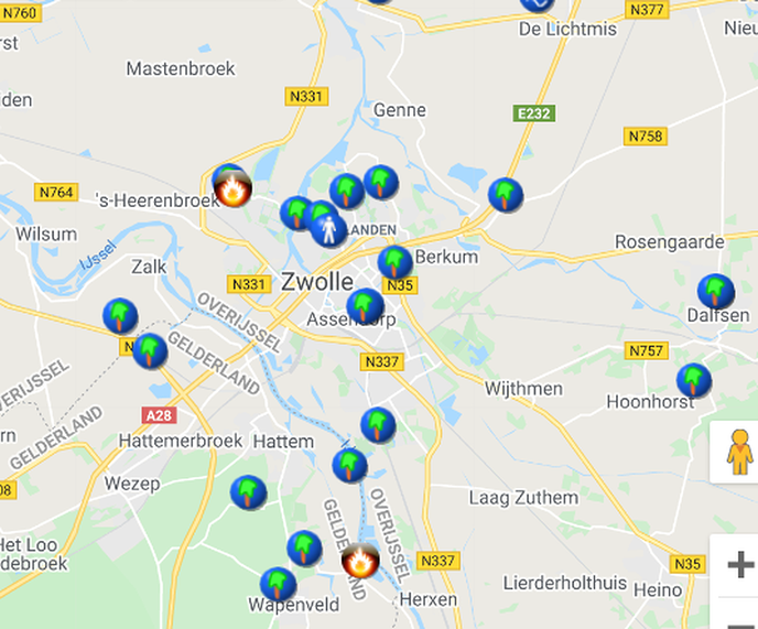 De hulpverleners hebben het druk